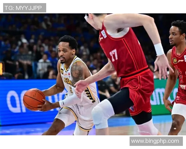 CBA总决赛第四场北京队不敌广厦队布朗在比赛中遭遇严密防守 CBA总决赛第四场北京队不敌广厦队布朗在比赛中遭遇严密防守