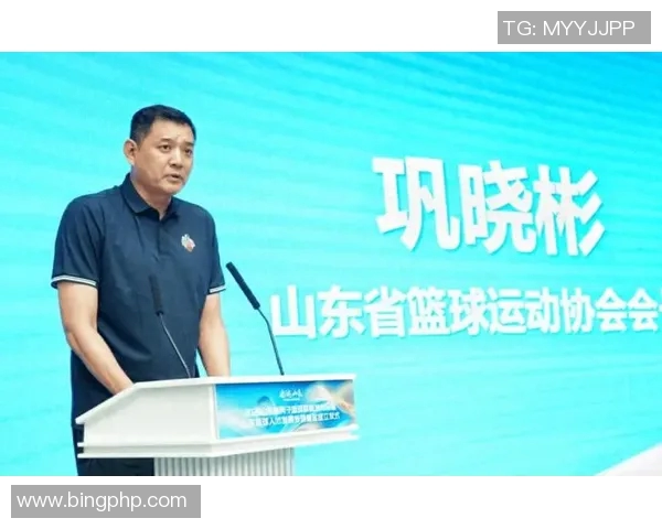 巴特尔盛赞巩晓彬为篮球史上最帅球员展现高情商魅力